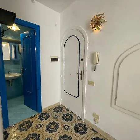 Casa Con Terrazzo Nel Centro Storico - Casa Gioia